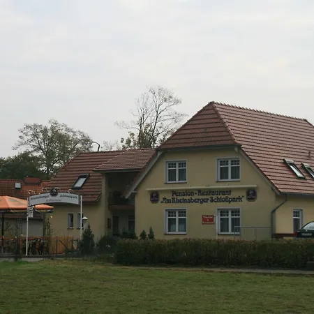 Am Rheinsberger Schlosspark