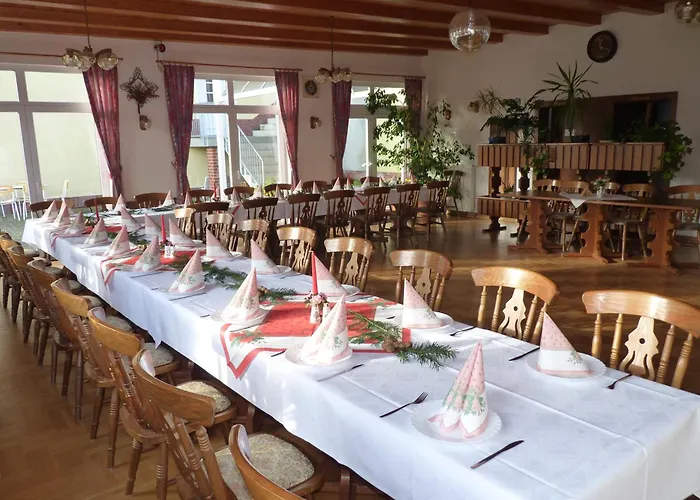 Am Rheinsberger Schlosspark Konukevi